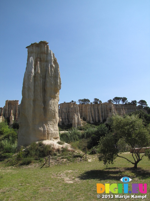 SX27794 Les Orgues (sandstone chimneys) in the Tet valley